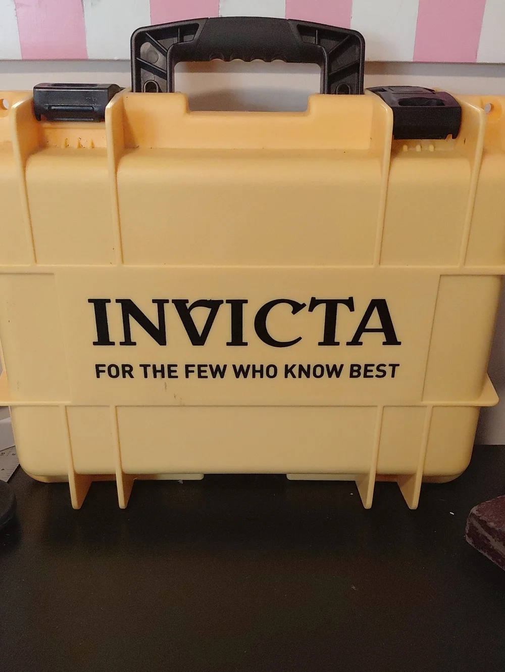 Invicta Pale Yellow Protective 8 Slot Watch Case